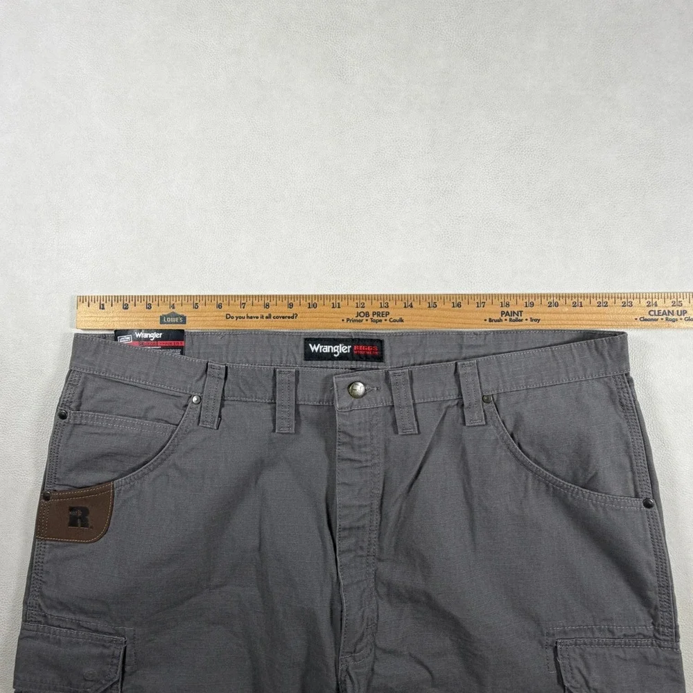 Wrangler Riggs Workwear Mens 44 Gray Ripstop Cargo Shorts Utility New